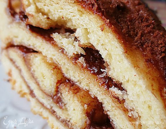 После того как пирог остынет, можно разрезать и приступать к чаепитию.
Приятного аппетита!