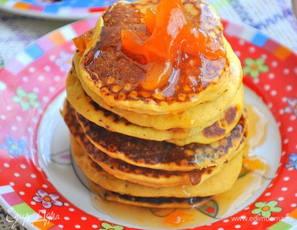 Подавать с сиропом или вареньем, как у меня! Приятного аппетита! :)