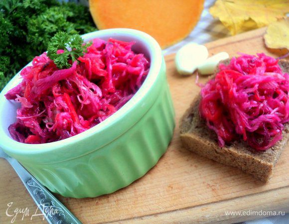 На утро можно наслаждаться вкуснейшим салатом. Приятного аппетита!