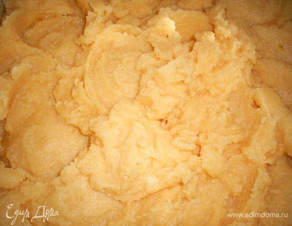 Перемешать до однородности, можно с помощью погружного блендера.