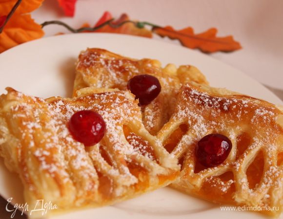 Нарежьте на кусочки, налейте чай и наслаждайтесь! Это очень вкусно!