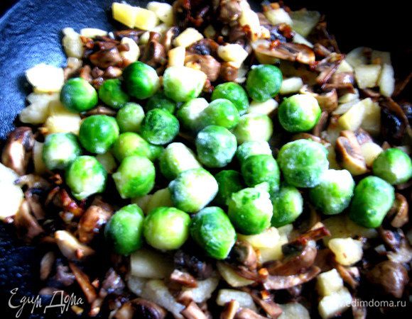 Тоже переносим в сковороду!