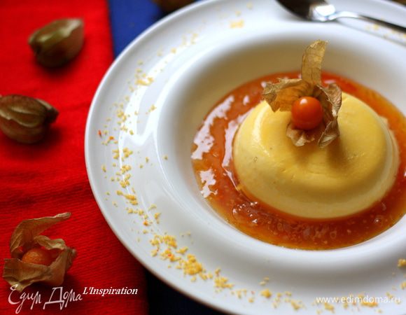 Теперь соус. Варим сироп из 50 мл воды и 150 г сахара на медленном огне. чтобы сахар полностью разошелся. кладем туда порезанный пополам ягоды физалиса и кусочки апельсина (с кожурой). Варим 5-7 минут. Желательно дать постоять 2-3 часа, настояться. Еще раз доводим до кипения (на медленном огне), соус готов! Я оставляю его с кусочками и косточками, не протираю! Это придает особую пикантность!