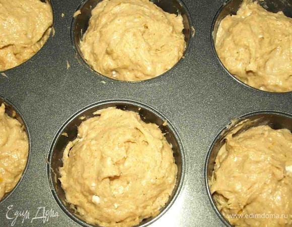 Отправляем в разогретую до 180 градусов духовку и выпекаем до готовности (приблизительно 25-30 минут)
