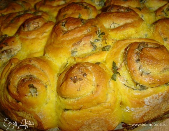 и отправляем выпекаться в духовку, разогретую до 200 гр., до золотистого цвета с румянцем.