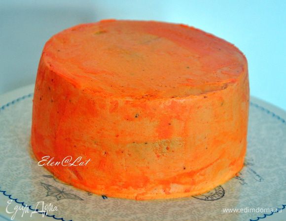  Сверху торт также обмазать кремом и поставить застывать в холодильник. 