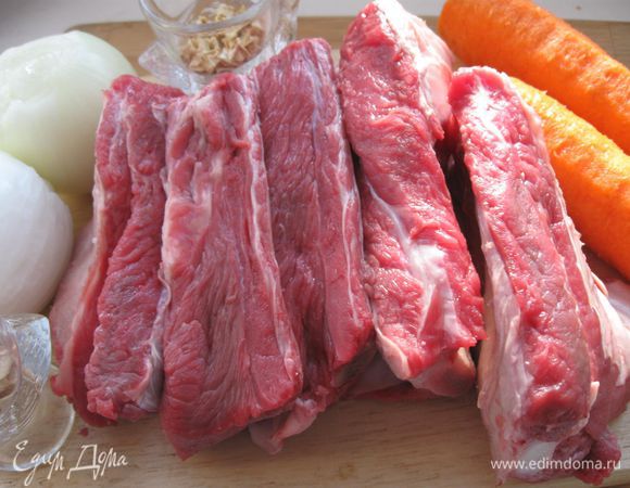 Приготовить все необходимое для варки бульона. Бульон сварить за день до приготовления блюда.  