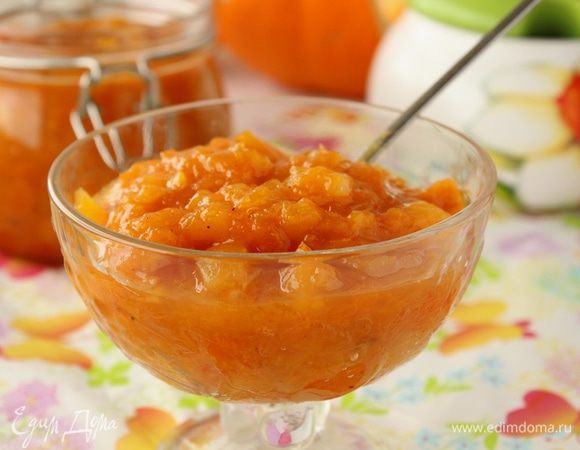 Разлить варенье по банкам, дать остыть и убрать в холодильник .
Через неделю, когда тыква впитает вкус кураги, вкус варенья изменится, оно станет совершенно абрикосовым.
