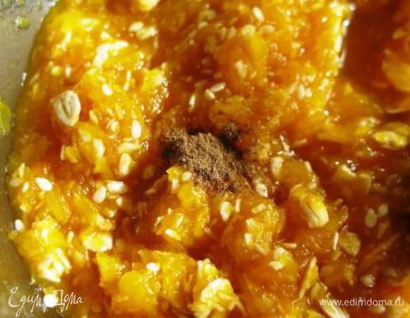 Распределить смесь по бокалам и отправить в холодильник на 2-4 часа. Чтобы десерт получился с рисунком, бокалы необходимо перед наполнением разместить под углом В ПОДХОДЯЩЕЙ ПО РАЗМЕРУ КАСТРЮЛЬКЕ ИЛИ ГЛУБОКОЙ МИСКЕ.