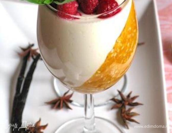 Подавать с ягодами и мятой. Очень полезное лакомство получилось. Приятного аппетита!