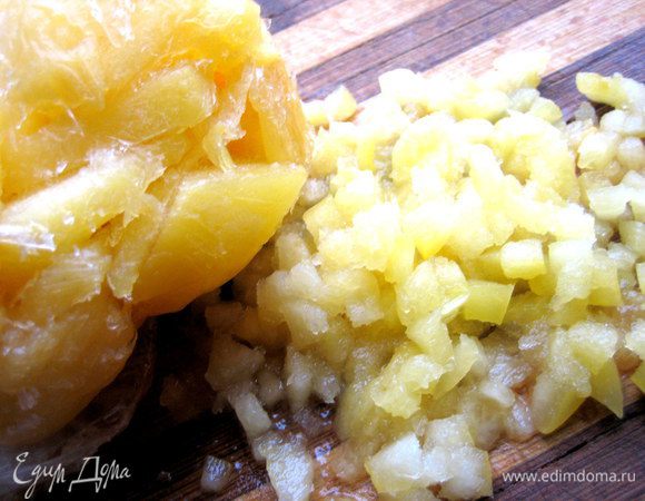 Измельчим и уберём лишнюю влагу.