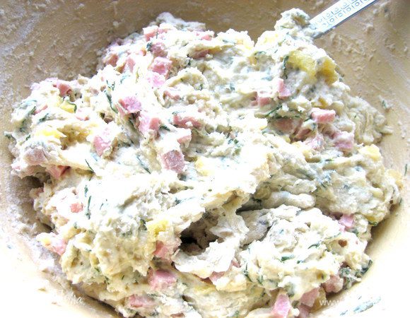 Ну вроде хватит добавок)) Замесим крутое тесто.