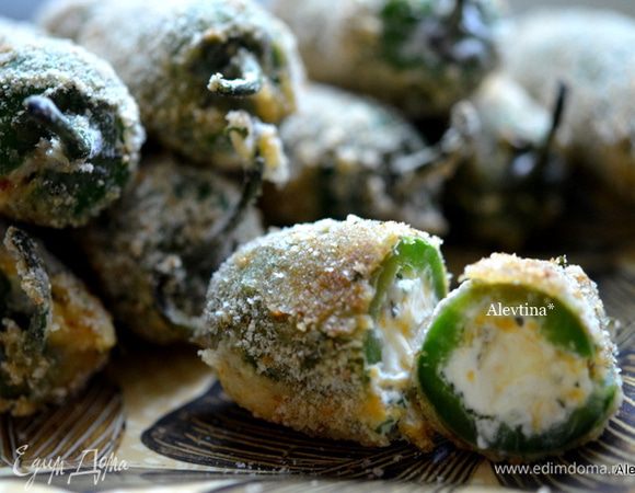 Подаем к столу. У меня не все семена вычистились, и поэтому было слегка hot.