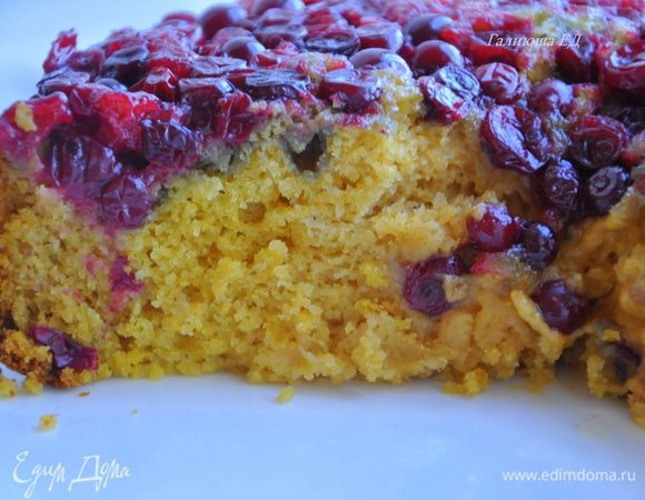 В разрезе! Можно подавать со сливками, шоколадным кремом или же посыпать сахарной пудрой! Приятного аппетита! 