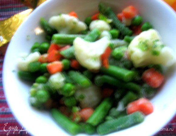 В микс входят: стручковая фасоль,цветная капуста,горошек,морковь...