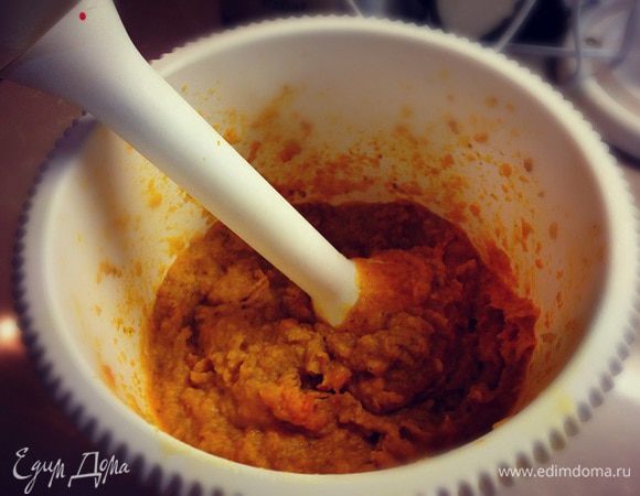 Даем овощам немного остыть и пюрируем их....