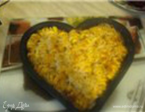 Заливаем всю эту красоту тёртым сыром со сливками и посыпаем прованскими травами.
Выпекать в разогретой духовке при 180 градусах 40-45 мин.