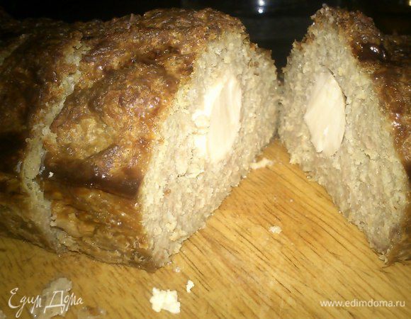 Обещанное фото рулет из говядины с яйцом, также техника только начинка другая и фарш можете какой хотите!