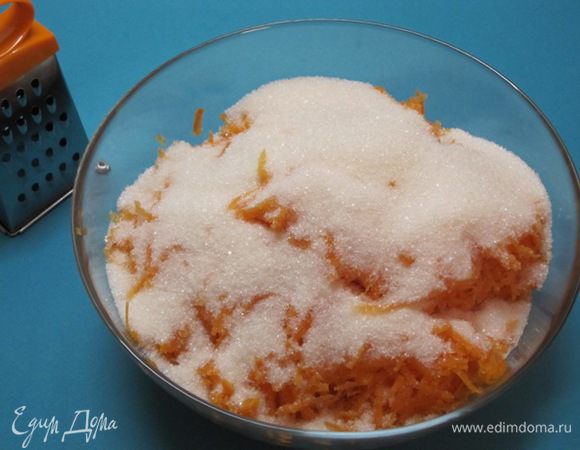 Всыпать сахар.
