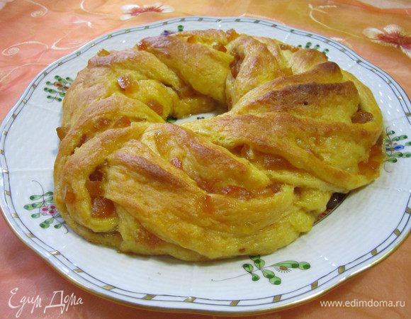 Поставить на расстойку на некоторое время. Выпекать в заранее разогретой до 200 градусов духовке около 25 минут ( в зависимости от вашей духовки). Приятного аппетита! 