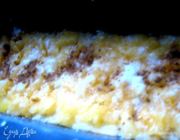 Для страховки (если тыква мокрая) подсыпаем сверху пол ложки крахмала,корицу чуть-чуть.