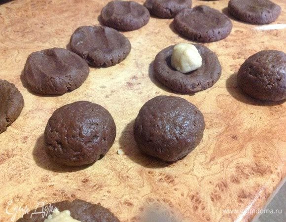 Засчипать края и сформировать печенье.
