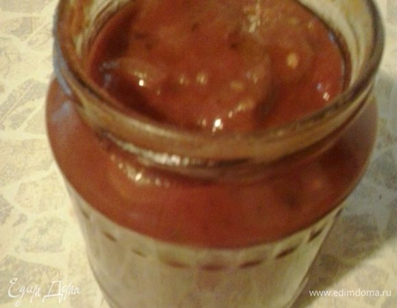 К овощам добавляем слегка разведенную томатную пасту, соль, сахар и базилик. Тушим еще 10 минут. Готовый салат укладываем в стерилизованные банки, закатать крышками и забыть про него до зимы!!!! Приятного аппетита!!! 
