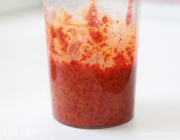 Пюрировать. Рябиновое пюре хранить в холодильнике.