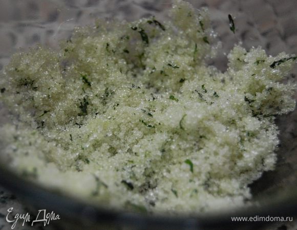 Через час оставшийся сахар (25 г) и тимьян (1 ст.л.) перетереть руками. 