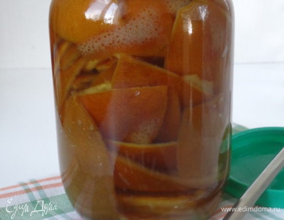 Остывшие цукаты переложить в банку, закрыть полиэтиленовой крышкой. Хранить в холодильнике. 
Приятного!!