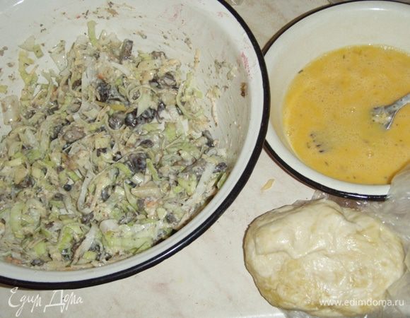 Далаем мягкое тесто и даем ему отстояться 30 мин. 