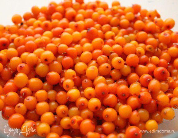 Ягоды облепихи хорошо помыть и обсушить.