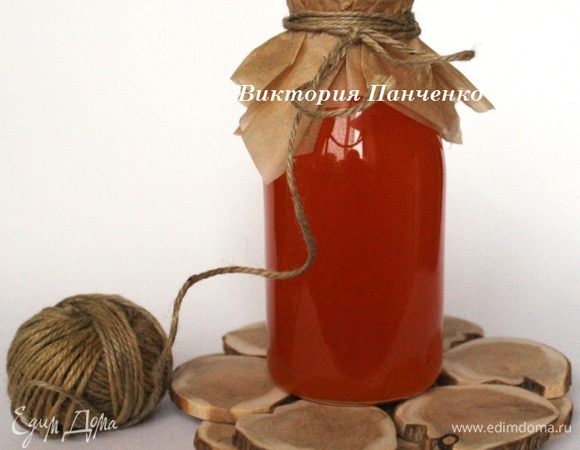 Сок перелить и стерильные банки или бутылки и простерилизовать в кипящей воде еще 10-15 минут, а затем закупорить.