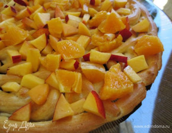 Пустоты (клетки) заполнить кусочками фруктов.
