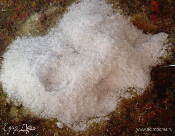 Теперь осталось добавить соль, сахар и уксус, тщательно перемешать, и все!