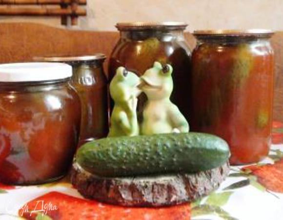 Выключить огонь, аккуратно достать банки и закатать.