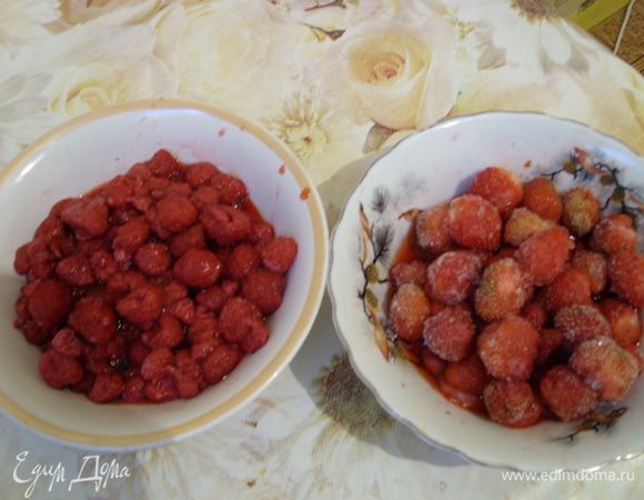 Берём чистые ягоды.