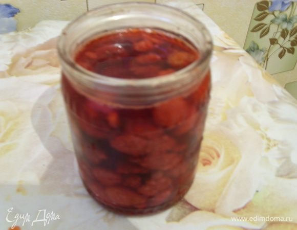 Нагреваем ягоды до тех пор, пока они полностью не заполнятся собственным соком.