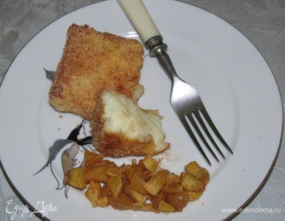 Обвалять в смеси корицы с сахаром.