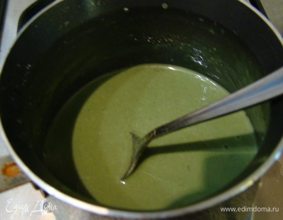 Высыпаем желатин, размешиваем, оставляем остывать.