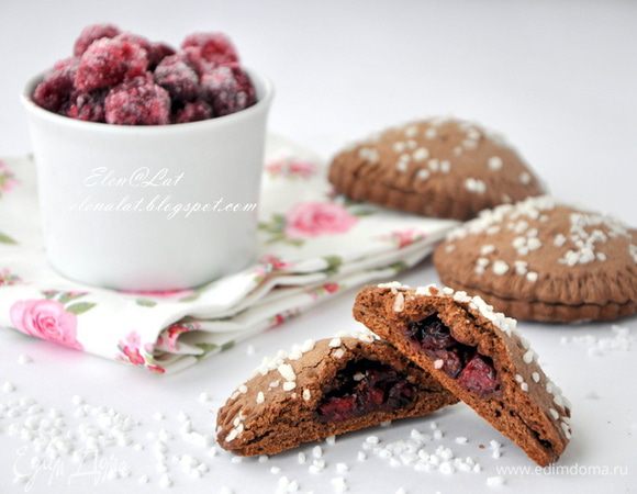 Обязательно хорошо остудить на решетке. Все можно семью звать к столу. Печенье точно приведет Вас в восторг, со мной это уже случилось))))
Приятного аппетита!!!!!!!!!!!!!!!!!!!!!!!!!