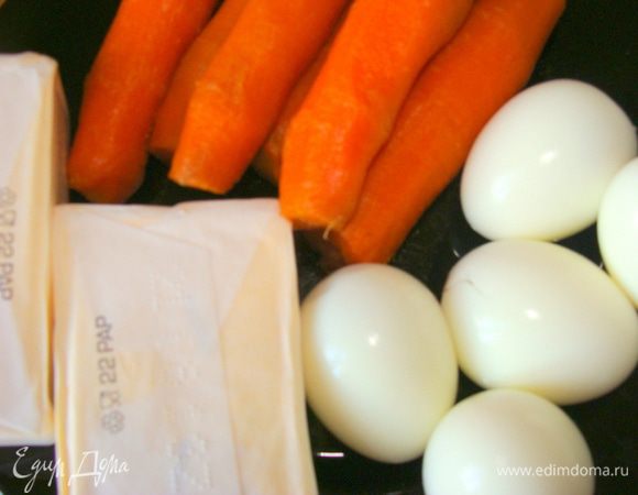Морковь очистить.