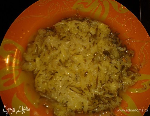 Огурцы через крупную терку и в кастрюлю.