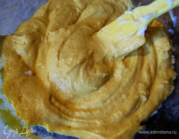 Разделить тесто на две части. Одна будет ванильной, 