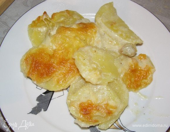 Снять крышку, натереть сыр и поставить в духовку на 180 *С до золотистой корочки.