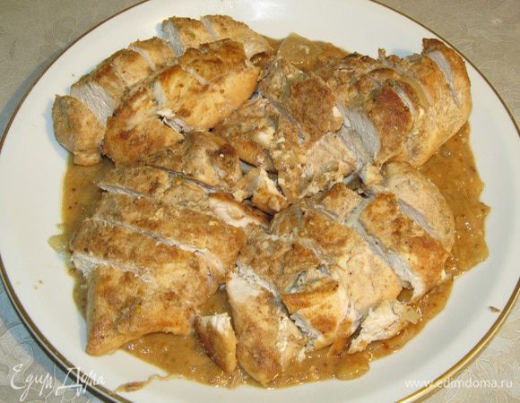 Тушим до того момента, когда соус станет гуще.