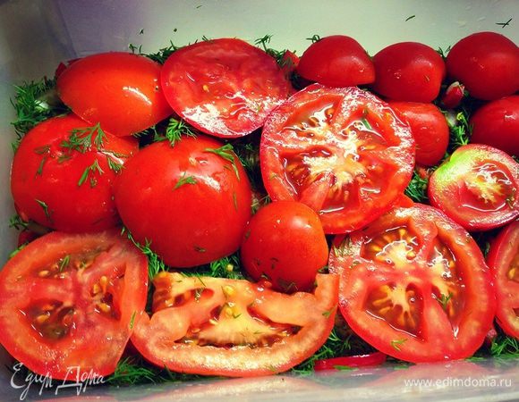 Последний слой помидор...обычно у меня это шляпки помидор....