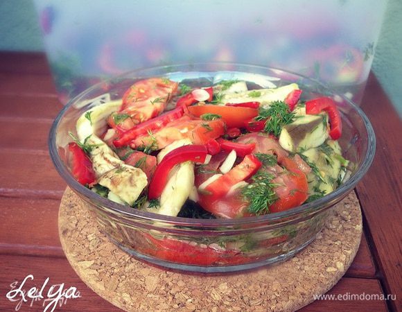 Достаем режем мельче или оставляем так как кому нравится... заправляем маслом свежим луком по желанию...
ПРиятного аппетита!!!!!!!!!!!!!!!!!!