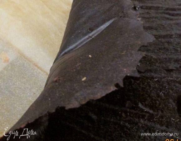 Готовые леваши не липнут к рукам! 
Складываем в рулет, заворачиваем в пергамент, убираем на хранение.
