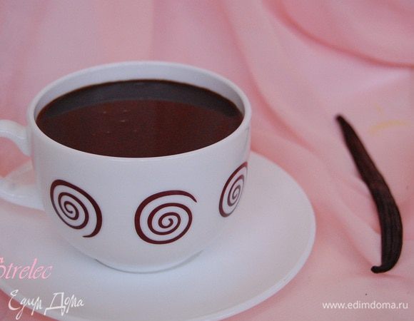 Отправить в холодильник. Через несколько часов ликер значительно загустеет.   Готового продукта у меня вышло 0,5л.